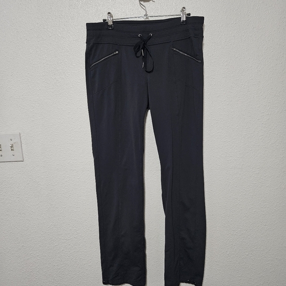 Athleta full length wide leggings with sinched bottoms size medium - Picture 1 of 16